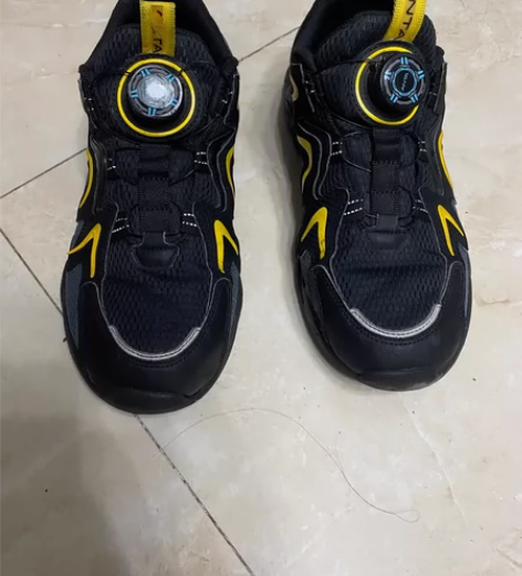 安踏男童运动鞋38码，儿子长得太快，旋钮鞋...