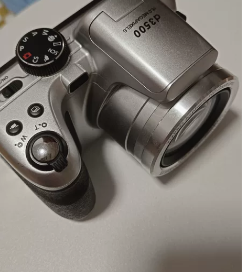 出相机 最后两张图是手机和相机对比 有内存...