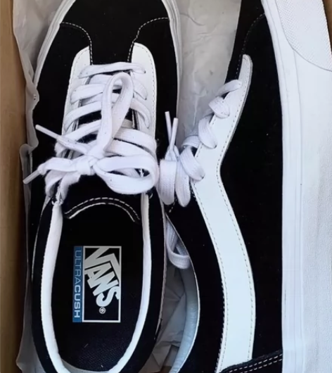 vans正品42.5码板鞋， 99新，压马...