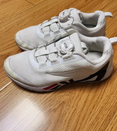 斐乐运动鞋，白色运动鞋 专柜正品，34码，...