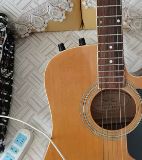 吉他在家里闲置，有喜欢的连系我。 感兴趣的...