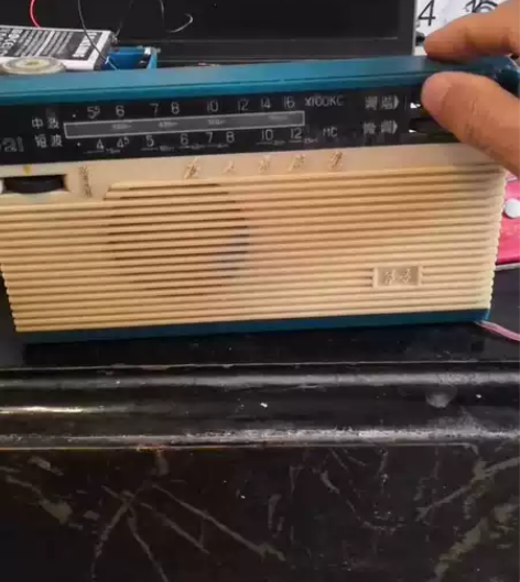 军号621两波段晶体管收音机,由云南无线电...
