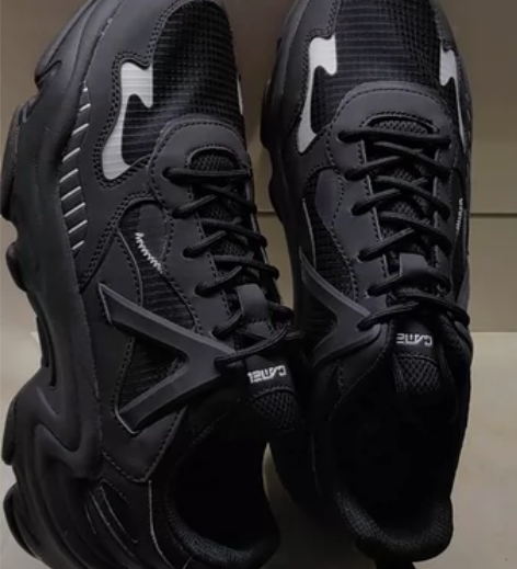 43码骆驼微瑕男鞋。无盒子包装。 感兴趣的...