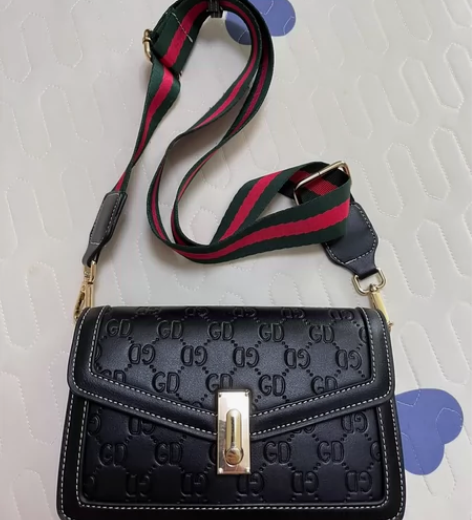 斜挎包闲置转让 感兴趣的话点“我想要”和我...