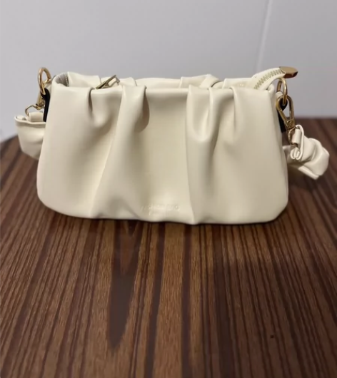 全新奶白色手提包 25包邮出 99入手的 ...