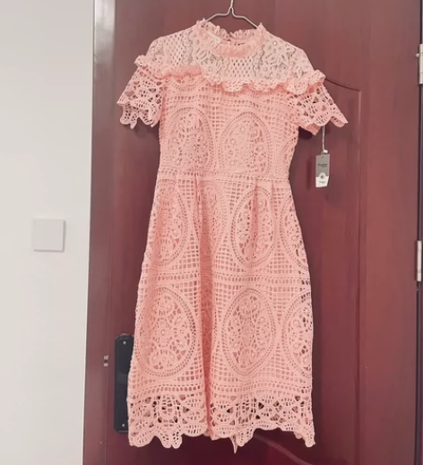 全新 重工镂空水溶蕾丝花边领高腰A字连衣裙...