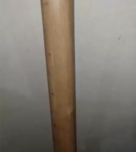 老秤杆1.4米，品相不错 感兴趣的话点“我...