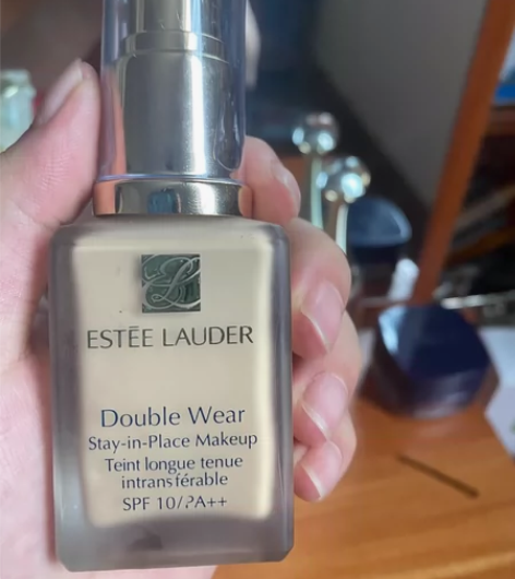 雅诗兰黛粉底液，自然肤色，我只用过两次 感...