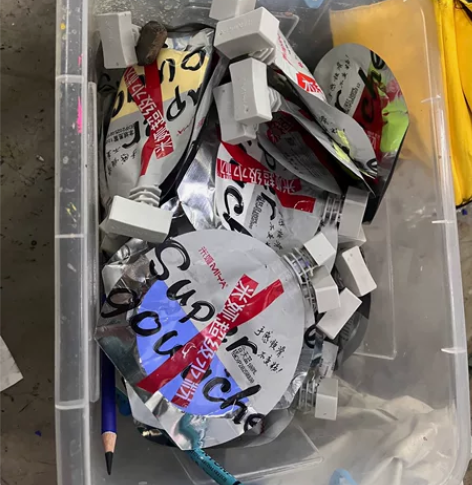 美术生联考完 材料全部便宜卖 有全新的 也...