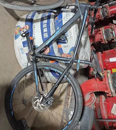 美利达自行车650B车况还可以。没有大问题...