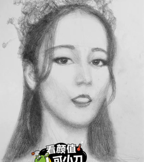 迪丽热巴素描画像,喜欢她吗?8开素描纸,2...