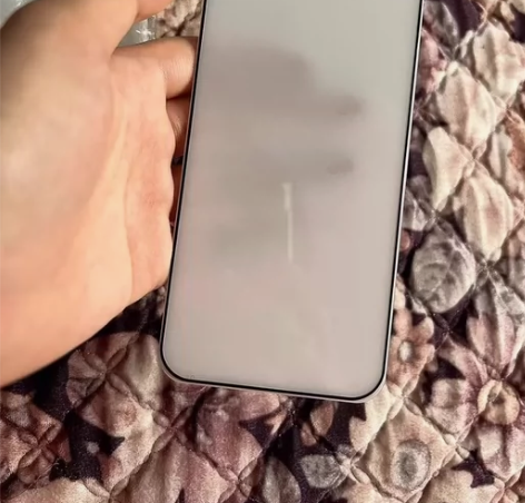 10元包邮两张。闲置iPhone13钻石防...