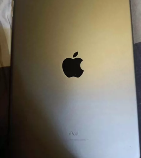 出一台自用款ipad2018款 128g ...