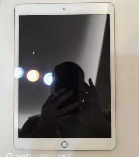 IPAD八代,128GB金色,国航版本,三...