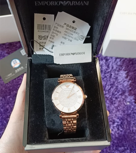 阿玛尼满天星全新手表，朋友送的试戴过。自己...