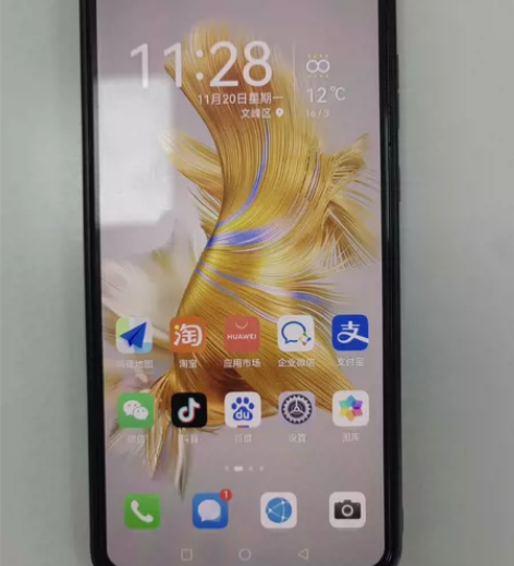 出mate50,8+256G,账号可退。成...