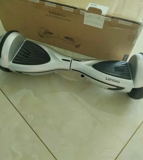 联想平衡车 拍摄用了一次 9.9新 配件都...