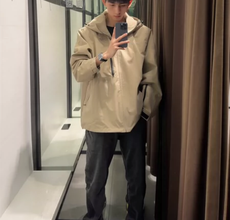 欧利时手表 99新 不 很好看 感兴趣的话...