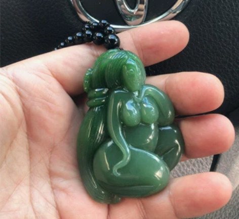 丰乳肥臀玉美人渐变色和田玉碧玉，可做大吊坠...