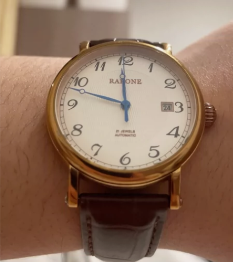 雷诺玫瑰金盘手表，走时精准，正常佩戴痕迹，...