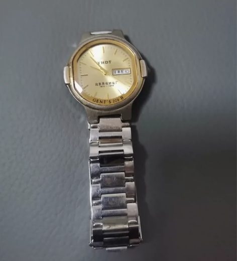 正品库存飞亚达牌间金质感大气男女情侣款对表...