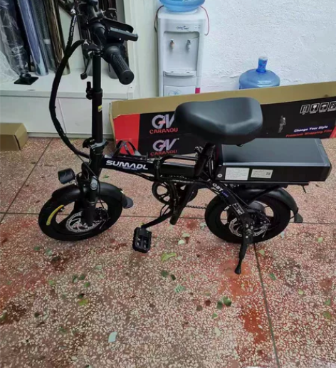 自家用的代驾电动车，没骑过多少次。能跑80...