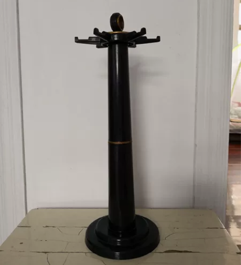 挂笔架 高39cm，底部直径13cm。塑料...