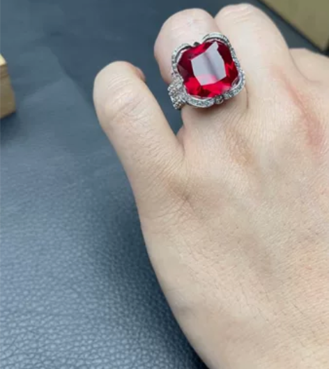 缅甸无烧鸽血红红宝石，硬度同等钻石，秒过钻...