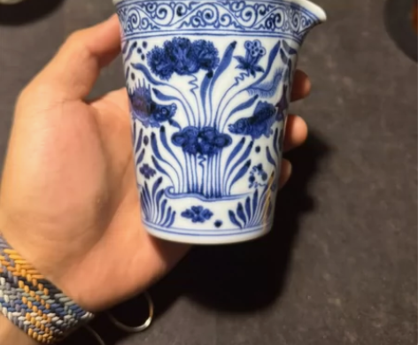 溪上青云｜仿元青花鱼藻纹公道杯 内壁有一矿...