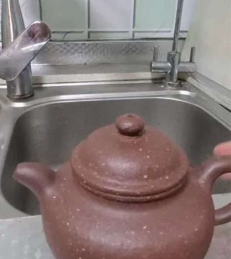 十六目黄龙山紫降坡潘壶（16目粗砂壶），泡...