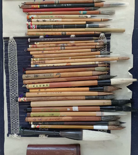 35支回流大小各种毛笔?4支画笔，善琏湖笔...