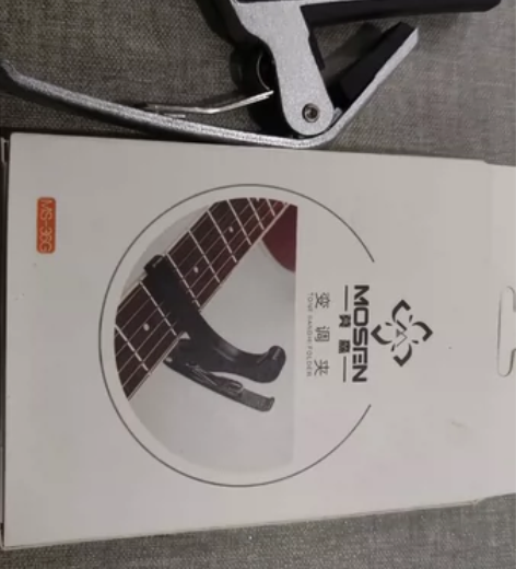 吉他变调夹 感兴趣的话点“我想要”和我私聊...