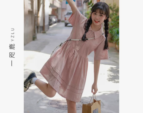 一咫鹿风琴褶绑带收腰短款短袖polo连衣裙...