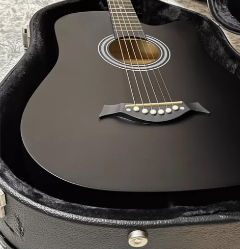 【琴行搬迁】全新吉他原价八百多的现低价处理...