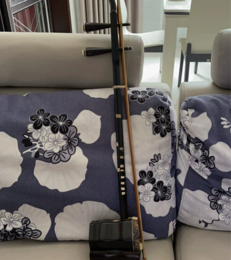 2002年蘇藝古董二胡 一直放着收藏 保存...