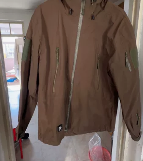 7GEAR 军迷用狼棕色硬壳冲锋衣男女款防...