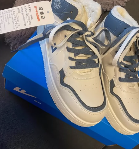 回力专柜正品，全新40码，包装和吊牌齐全，...