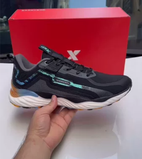 39-44码！全新！正品特步聚能弹秋冬季皮...