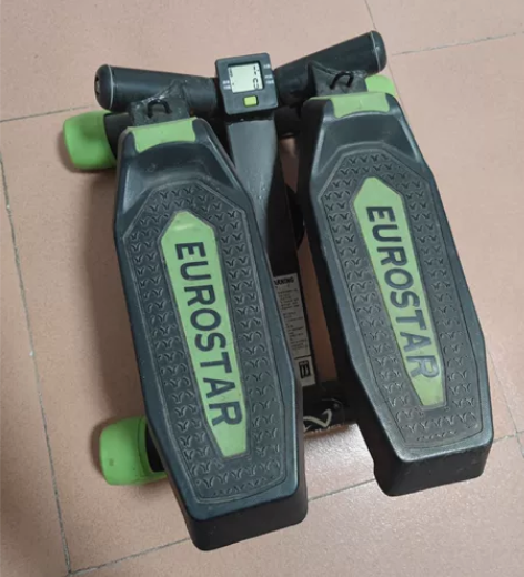 踏步机 电子屏是好的 没什么问题 很少用。...