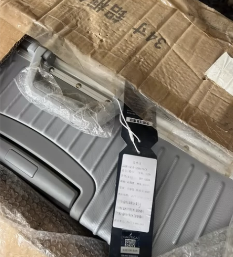 诺帝卡行李箱，银色34寸，全新，仅拆封 感...