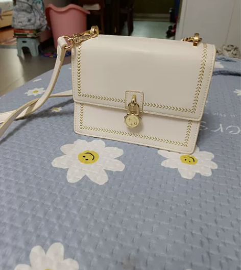 欧时纳女款时尚单肩包。 感兴趣的话点“我想...