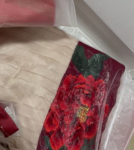 子颂东方美学凤求凰 全新，一套出，顺丰到付...