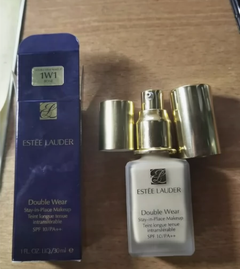 DW雅诗兰黛dw粉底液，色号1w1 ，正品...