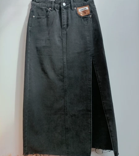 实体店清仓，全新断码半身裙牛仔裙， L号，...