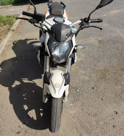 贝纳利红宝龙150 19年上牌审车保险都有...