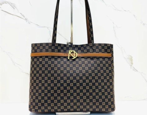 ?红蜻蜓女包包2021新款印花链条手提单肩...