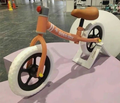 母婴店倒闭，处理15个儿童平衡车溜溜车无脚...