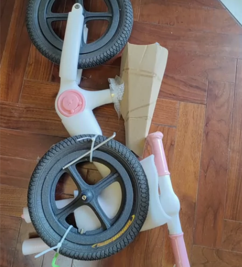 朋友送的平衡车全新末骑过，转限自提，有意私...