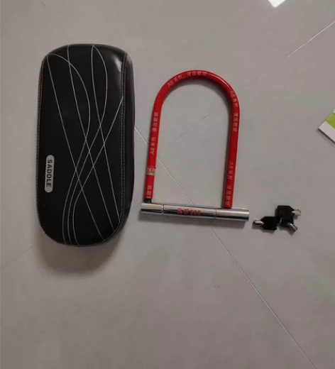 自行车后座垫+实心车锁=29.9，全部全新...