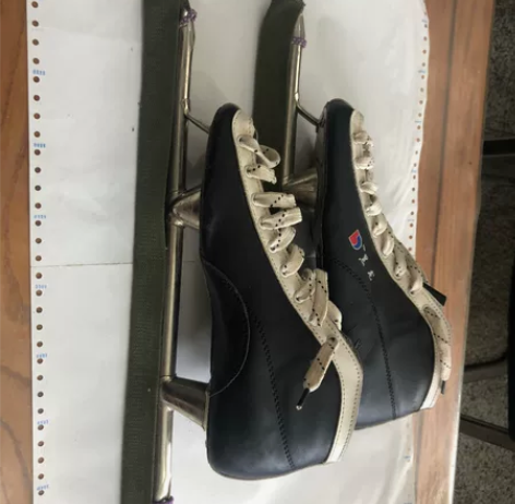 纯牛皮制作黑龙牌滑冰鞋，鞋号39、近全新、...